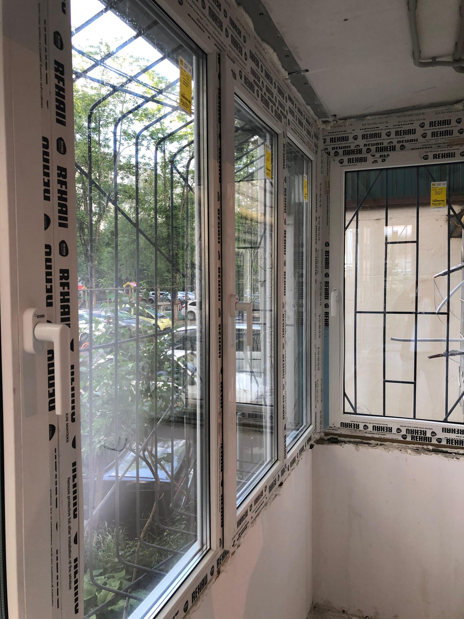 Окна REHAU в квартире, монтаж